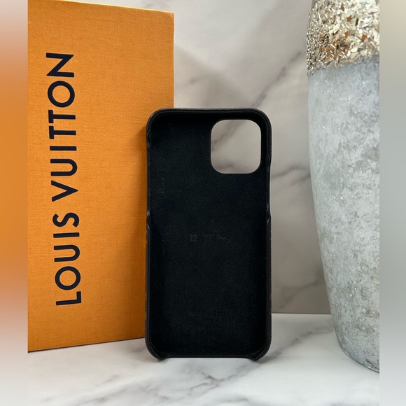 ❌🔥NEW! RARE! Louis Vuitton•Monogram Dauphine iPhone 12/12 Pro Phone Case - Picture 2 of 3